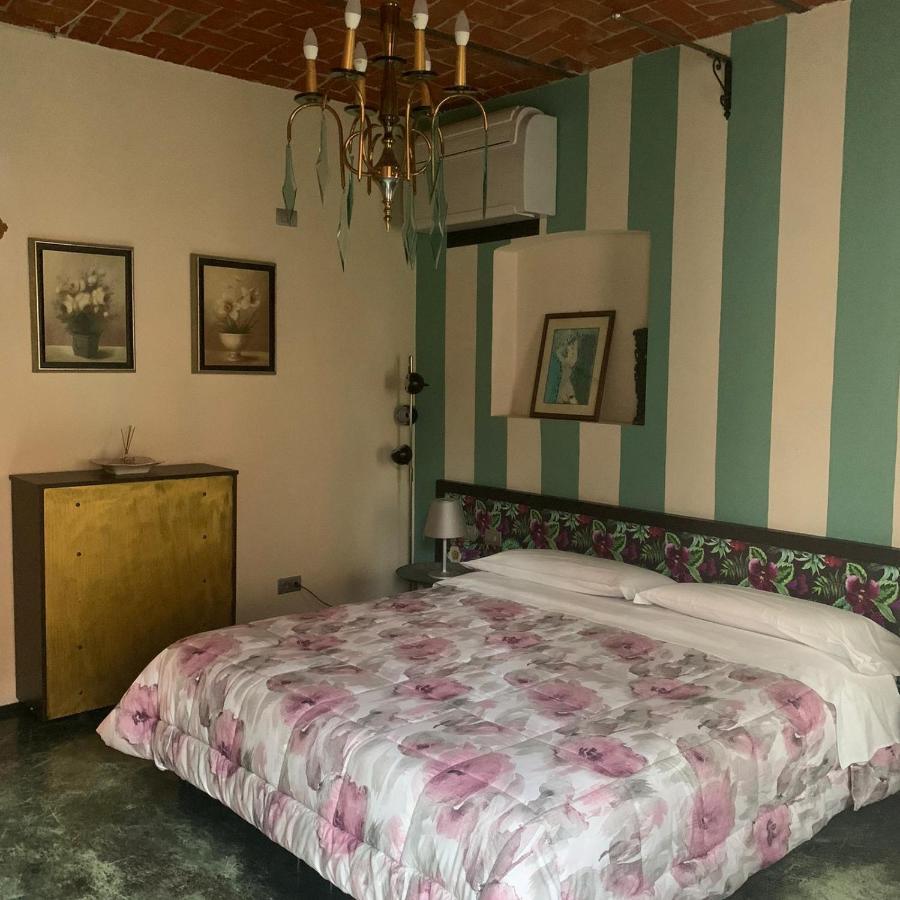 Cortiletto D'Alba Camere Con Ristorante Exterior foto